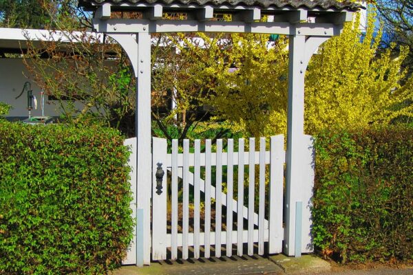 Como consertar um portão de cerca flacidez
